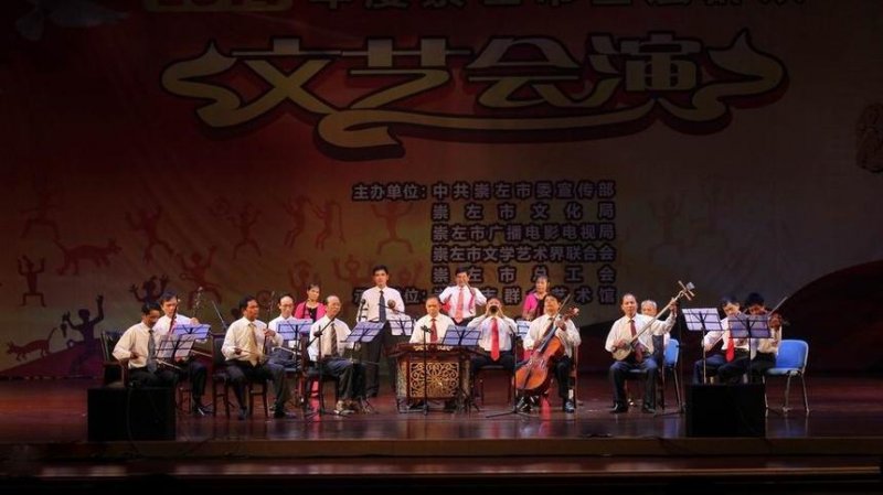 从观众到演员，他们是舞台上最亮的“星”(图1)