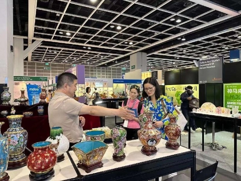 北京市珐琅厂亮相香港国际礼品展(图3)