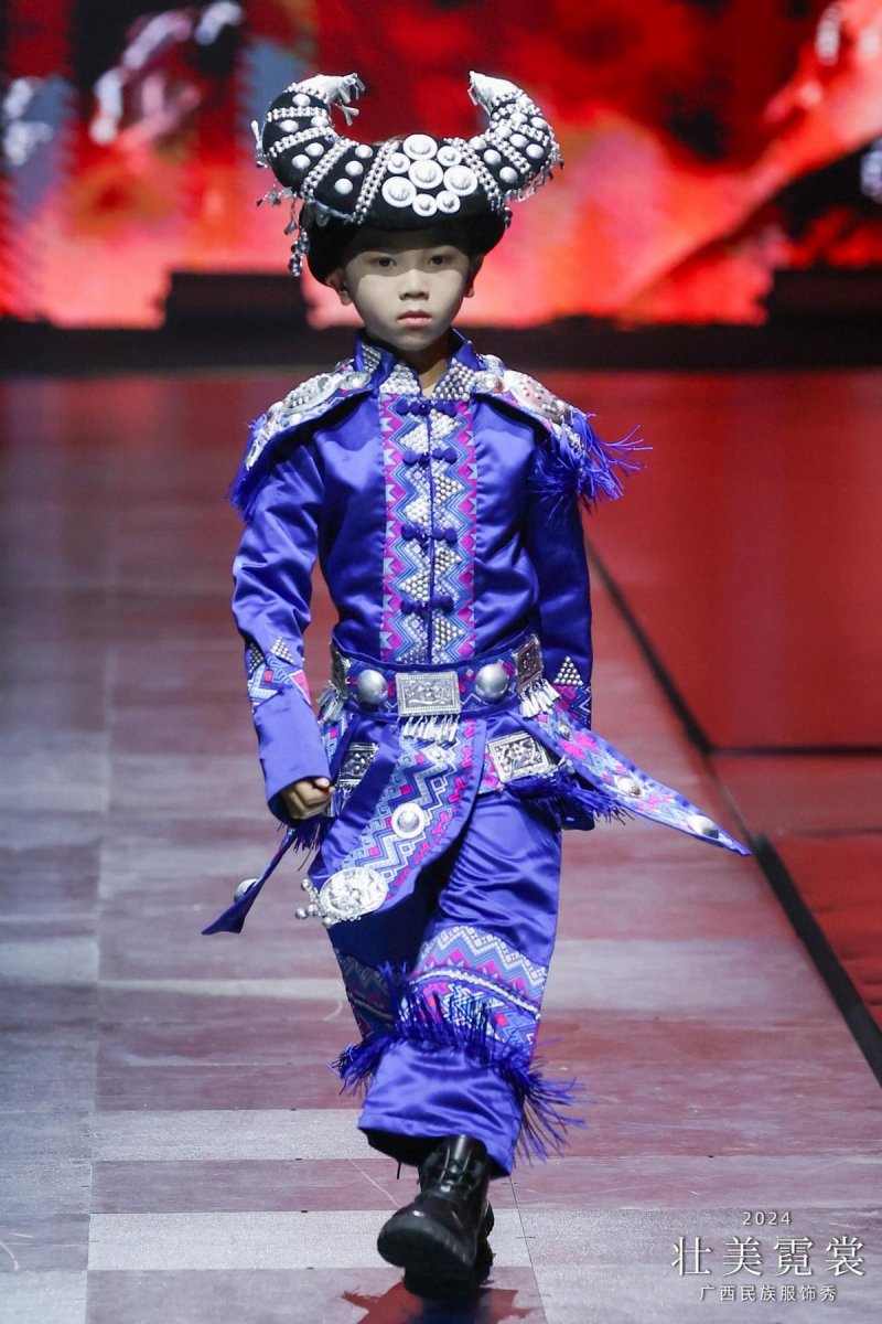 2024年“壮美霓裳”广西民族服饰秀在南宁举行(图4)