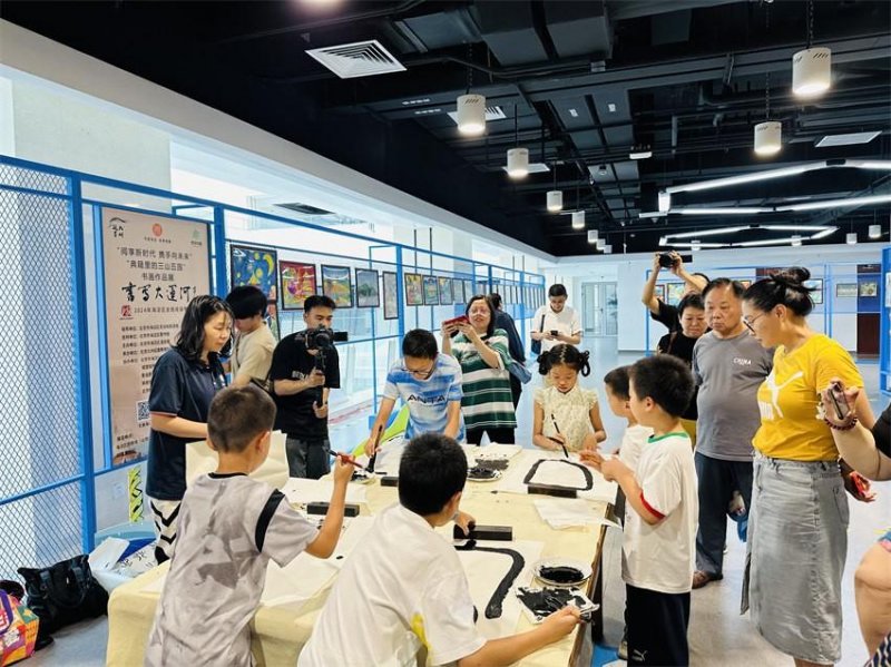 海淀区温泉镇“典籍里的三山五园”“书写大运河”书画作品展开幕(图6)
