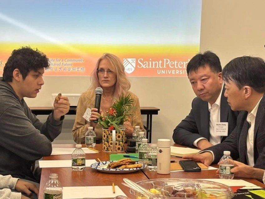 2024“艺术与生命”国际艺术邀请展  暨第十届“生命艺术现象学”学术论坛在美国圣彼得大学举行(图20) 2024“艺术与生命”国际艺术邀请展暨第十届“生命艺术现象学”学术论坛在美国圣彼得大学举行(图20)