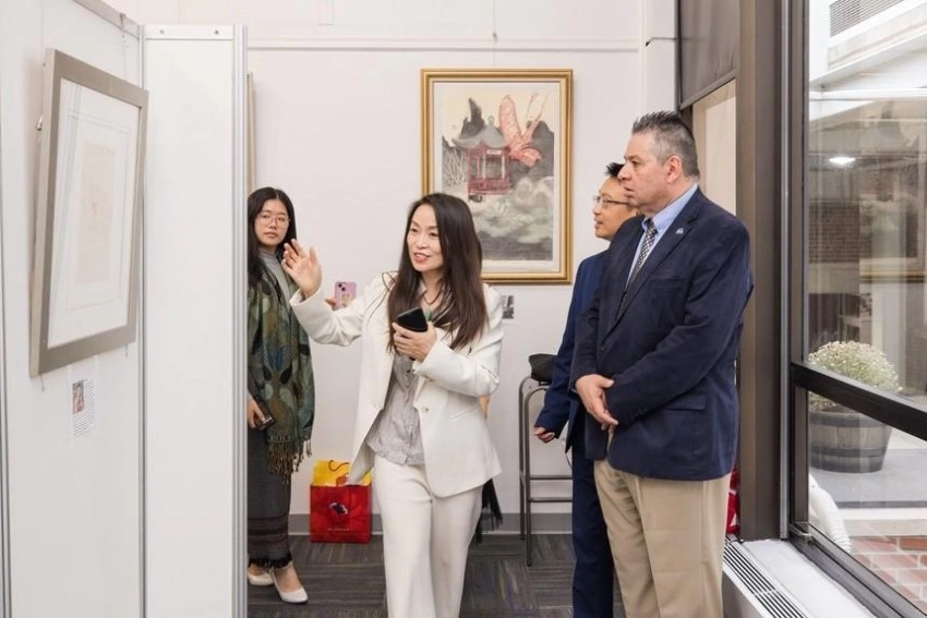 2024“艺术与生命”国际艺术邀请展  暨第十届“生命艺术现象学”学术论坛在美国圣彼得大学举行(图12) 2024“艺术与生命”国际艺术邀请展暨第十届“生命艺术现象学”学术论坛在美国圣彼得大学举行(图12)