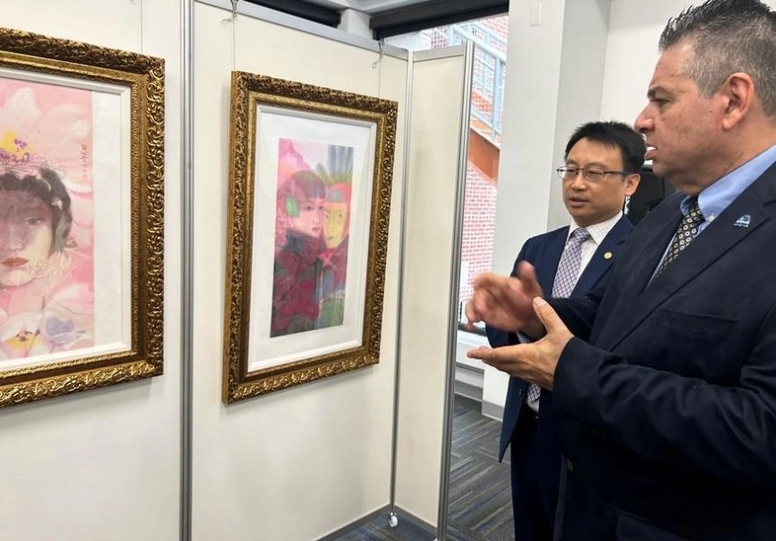 2024“艺术与生命”国际艺术邀请展  暨第十届“生命艺术现象学”学术论坛在美国圣彼得大学举行(图13) 2024“艺术与生命”国际艺术邀请展暨第十届“生命艺术现象学”学术论坛在美国圣彼得大学举行(图13)