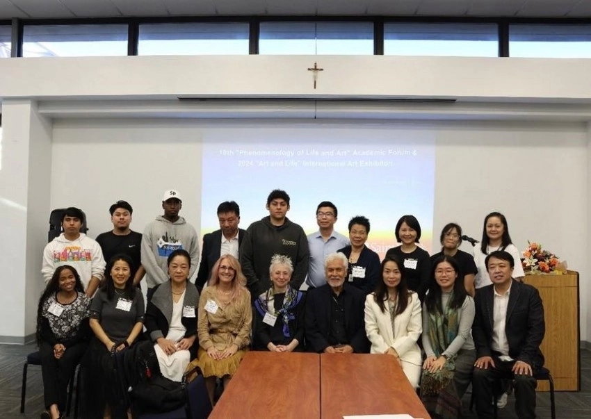 2024“艺术与生命”国际艺术邀请展  暨第十届“生命艺术现象学”学术论坛在美国圣彼得大学举行(图24) 2024“艺术与生命”国际艺术邀请展暨第十届“生命艺术现象学”学术论坛在美国圣彼得大学举行(图24)