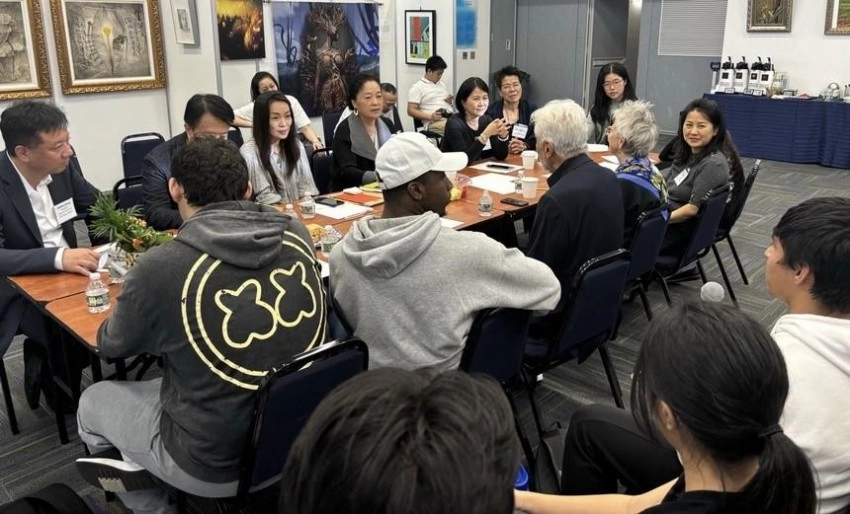 2024“艺术与生命”国际艺术邀请展  暨第十届“生命艺术现象学”学术论坛在美国圣彼得大学举行(图23) 2024“艺术与生命”国际艺术邀请展暨第十届“生命艺术现象学”学术论坛在美国圣彼得大学举行(图23)