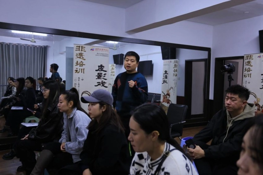 弘扬传统艺术，提升皮影戏传承活力——《非遗皮影戏培训》皮影操纵课程精彩进行中(图3)