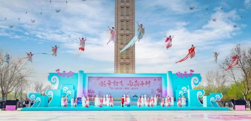 鹤壁市淇滨区：樱花树下品《诗经》 奏响千年“诗樱和弦”(图3)