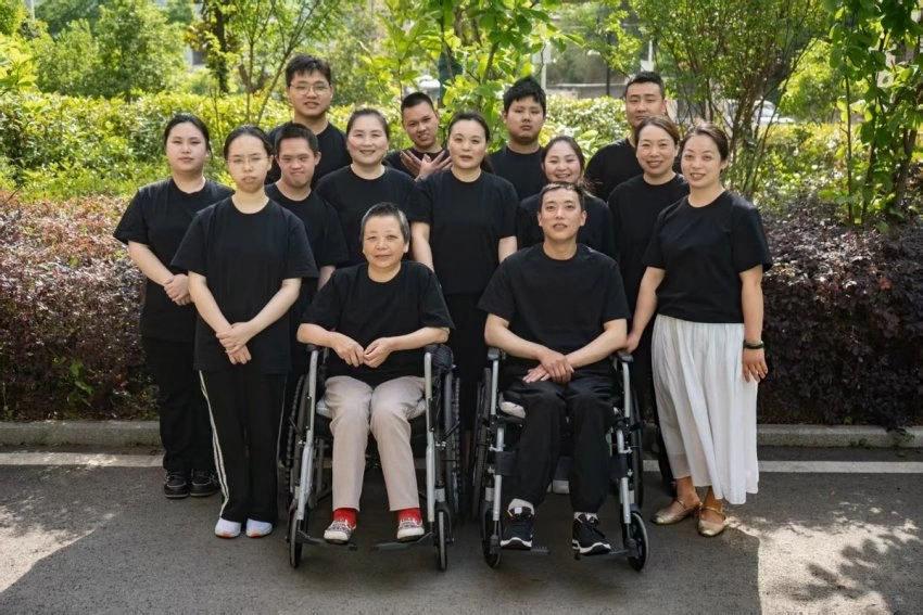 重庆城口“忘我”漆艺作品展在京启幕,百余件残疾人非遗作品亮相故宫博物院(图22) 重庆城口“忘我”漆艺作品展在京启幕,百余件残疾人非遗作品亮相故宫博物院(图22)