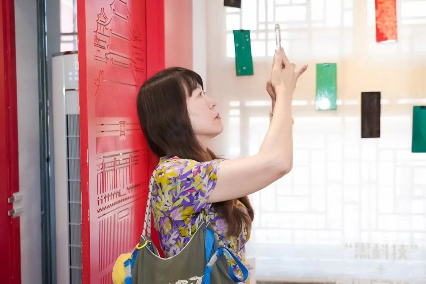 重庆城口“忘我”漆艺作品展在京启幕,百余件残疾人非遗作品亮相故宫博物院(图25) 重庆城口“忘我”漆艺作品展在京启幕,百余件残疾人非遗作品亮相故宫博物院(图25)