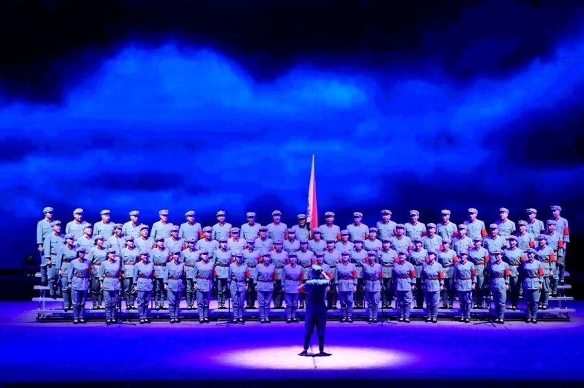 展示文化艺术魅力,助力老区乡村振兴——“亲情中华”演出走进江西赣州和上饶(图3) 展示文化艺术魅力,助力老区乡村振兴——“亲情中华”演出走进江西赣州和上饶(图3)