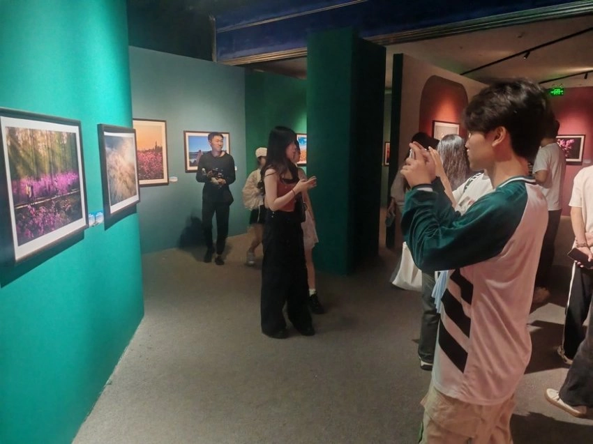 “大美伊春·魅力丰林”四季风光摄影作品展走进成都(图2) “大美伊春·魅力丰林”四季风光摄影作品展走进成都(图2)