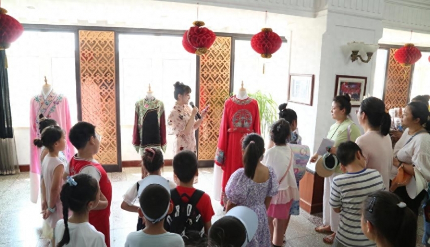 艺术之光照亮童心，文化自信铸就未来——青岛市歌舞剧院首届高雅艺术走近青