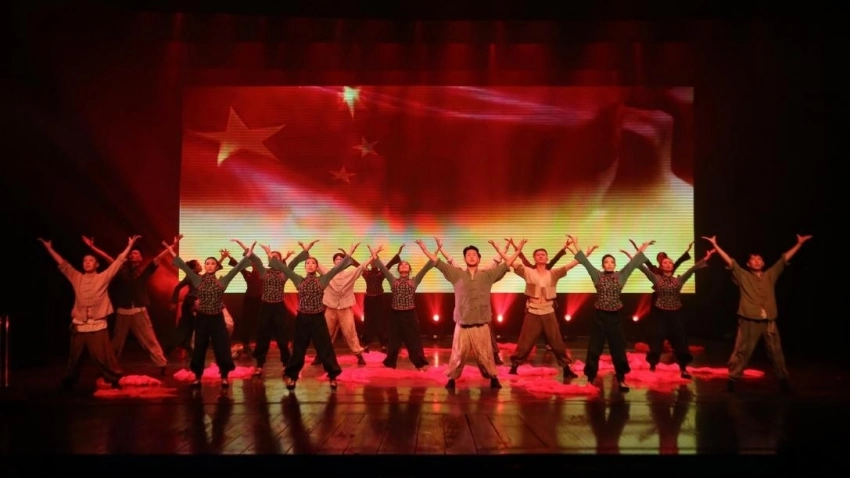 艺术之光照亮童心，文化自信铸就未来——青岛市歌舞剧院首届高雅艺术走近青少年展演季成功举办(图8)