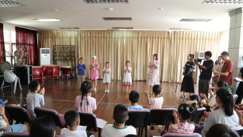 艺术之光照亮童心，文化自信铸就未来——青岛市歌舞剧院首届高雅艺术走近青少年展演季成功举办(图9)