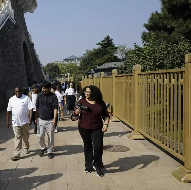 人类命运共同体国际智库论坛嘉宾开启北京中轴线文化体验之旅(图8)