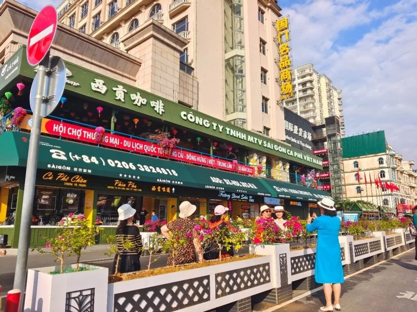 广西东兴：中越跨境旅游风生水起(图2)