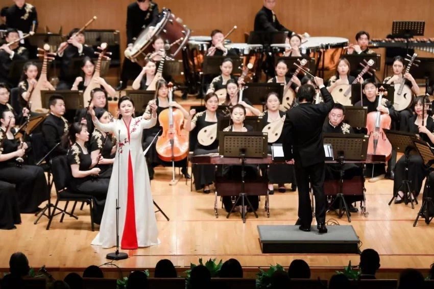 共建“丝路IP” 大型民族管弦乐《丝路之声》上海站圆满落幕(图4) 共建“丝路IP” 大型民族管弦乐《丝路之声》上海站圆满落幕(图4)