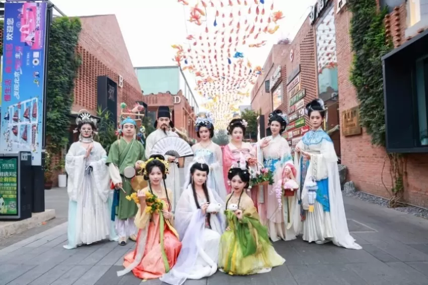 798南门——慢生活商业街区打造沉浸式艺术夜(图11) 798南门——慢生活商业街区打造沉浸式艺术夜(图11)