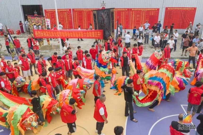 开局即无敌!汇聚68万善款、新科北大博士等199人获奖!首届博白须无奖学大会成功举办(图10) 开局即无敌!汇聚68万善款、新科北大博士等199人获奖!首届博白须无奖学大会成功举办(图10)