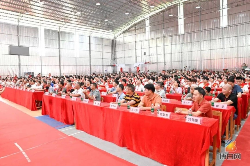 开局即无敌!汇聚68万善款、新科北大博士等199人获奖!首届博白须无奖学大会成功举办(图18) 开局即无敌!汇聚68万善款、新科北大博士等199人获奖!首届博白须无奖学大会成功举办(图18)