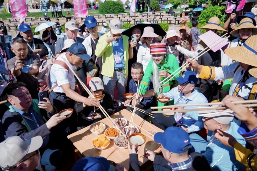 2026“情定云南”系列活动昆明石林专场推介活动举行,持续打造旅行婚礼目的地品牌(图5) 2026“情定云南”系列活动昆明石林专场推介活动举行,持续打造旅行婚礼目的地品牌(图5)