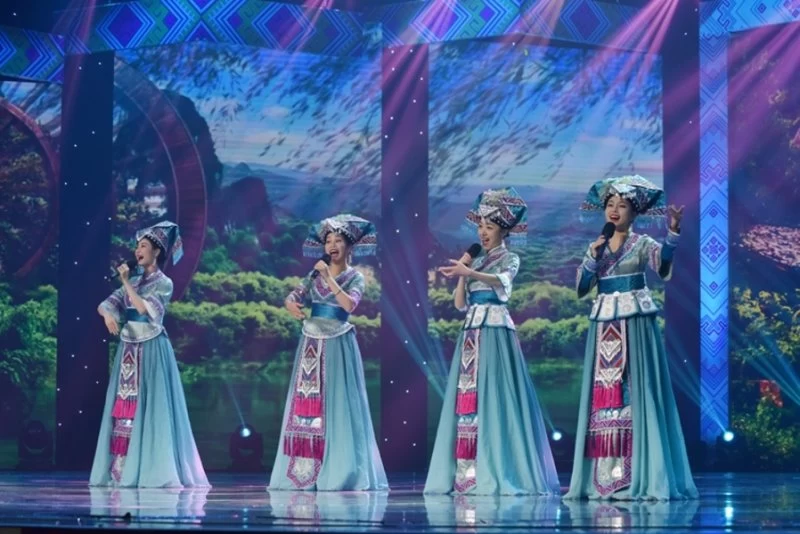 “唱支山歌给党听”——2021广西文艺界喜迎建党100周年"歌海元宵"特别节目录制完成(图3) “唱支山歌给党听”——2021广西文艺界喜迎建党100周年"歌海元宵"特别节目录制完成(图3)