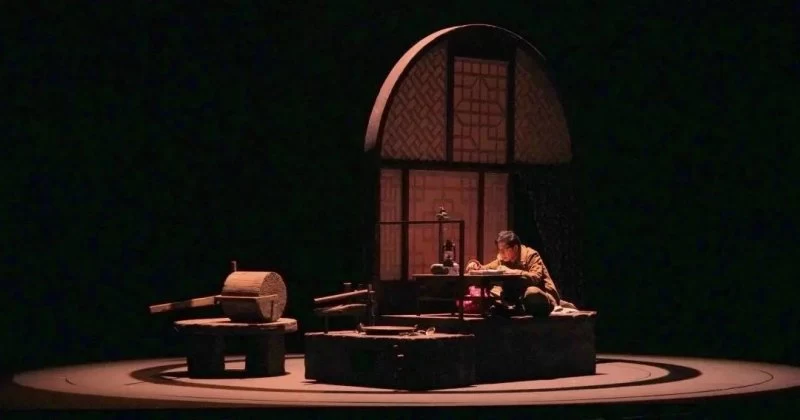 为平凡而伟大的奋斗者放歌——写在话剧《路遥》《平凡的世界》在黄冈上演之际(图2) 为平凡而伟大的奋斗者放歌——写在话剧《路遥》《平凡的世界》在黄冈上演之际(图2)