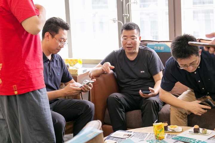 为儿童青少年心理健康保驾护航——斯玛特与鑫蜂维科技、鸽巢科技达成战略合作(图3) 为儿童青少年心理健康保驾护航——斯玛特与鑫蜂维科技、鸽巢科技达成战略合作(图3)