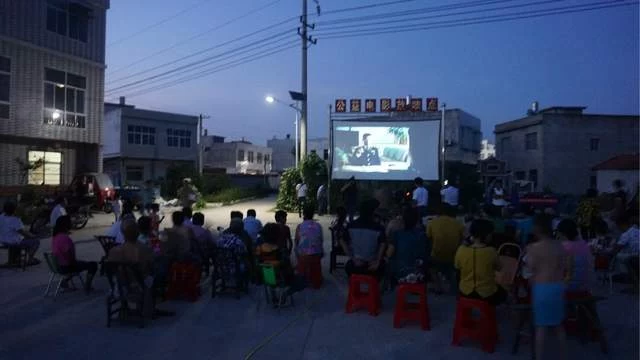 湖北黄冈：新农村电影院线 用光影照亮梦想(图2)