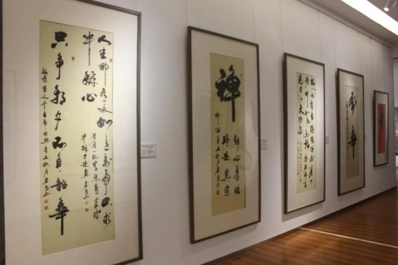 “聚焦经典 盛世丹青”——梁英书法作品展在北京炎黄艺术馆隆重展出(图4)  “聚焦经典 盛世丹青”——梁英书法作品展在北京炎黄艺术馆隆重展出(图4)