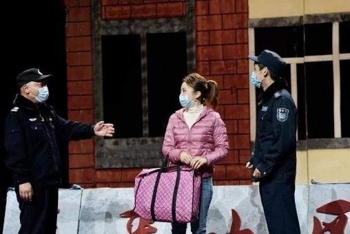 相声剧《正月里正月正》将在海口上演(图2) 相声剧《正月里正月正》将在海口上演(图2)