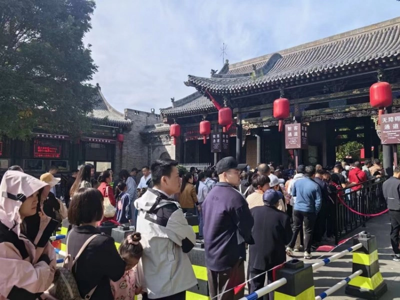 乔家大院文化园区多举措迎接“双节”假期(图2)